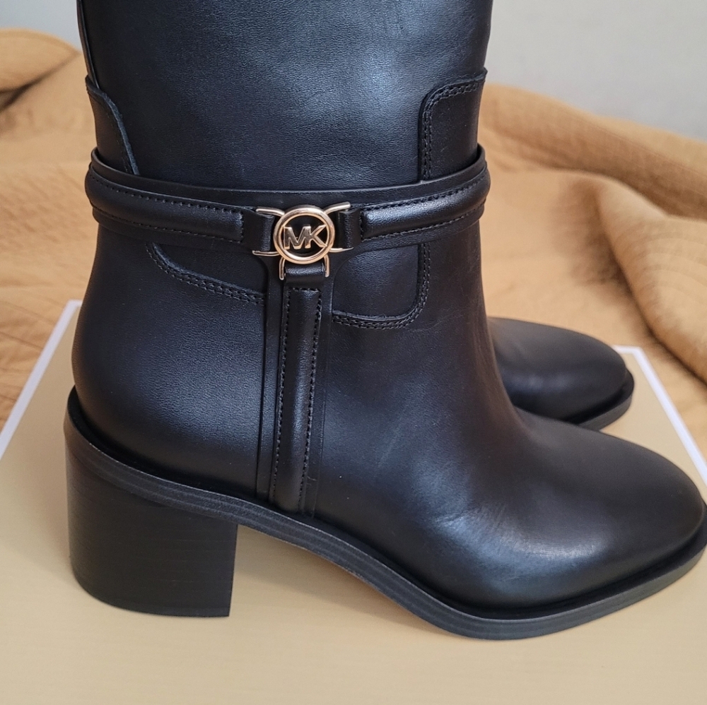 Michael kors boots - Picture 3 of 4